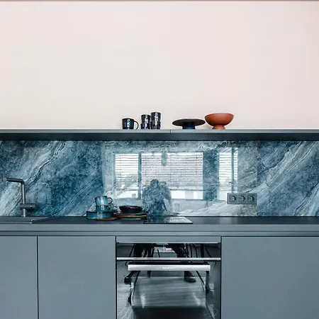 Exklusive Design Deep Blue Neubau Apartment