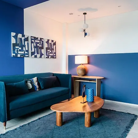 Exklusive Design Deep Blue Neubau Apartment Pfungstadt