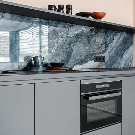 Exklusive Design Deep Blue Neubau Apartment