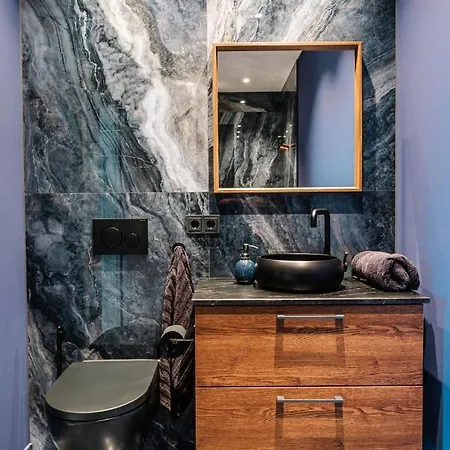 Apartment Exklusive Design Deep Blue Neubau
