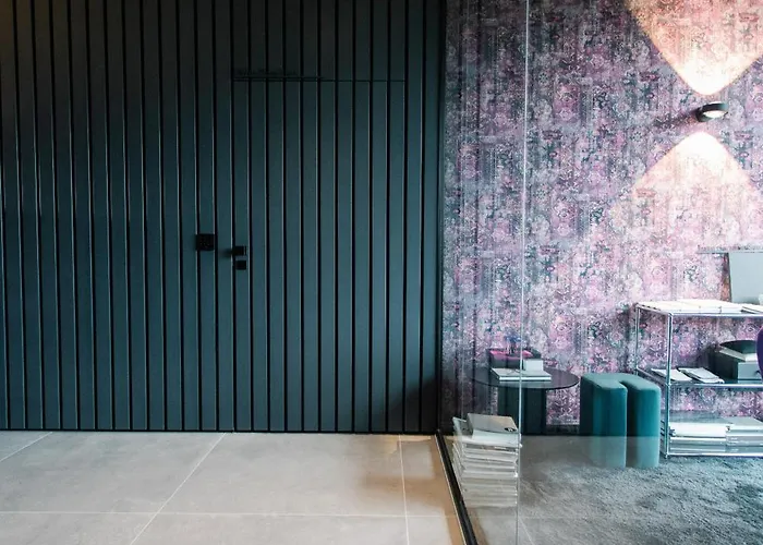 Exklusive Design Deep Blue Neubau *